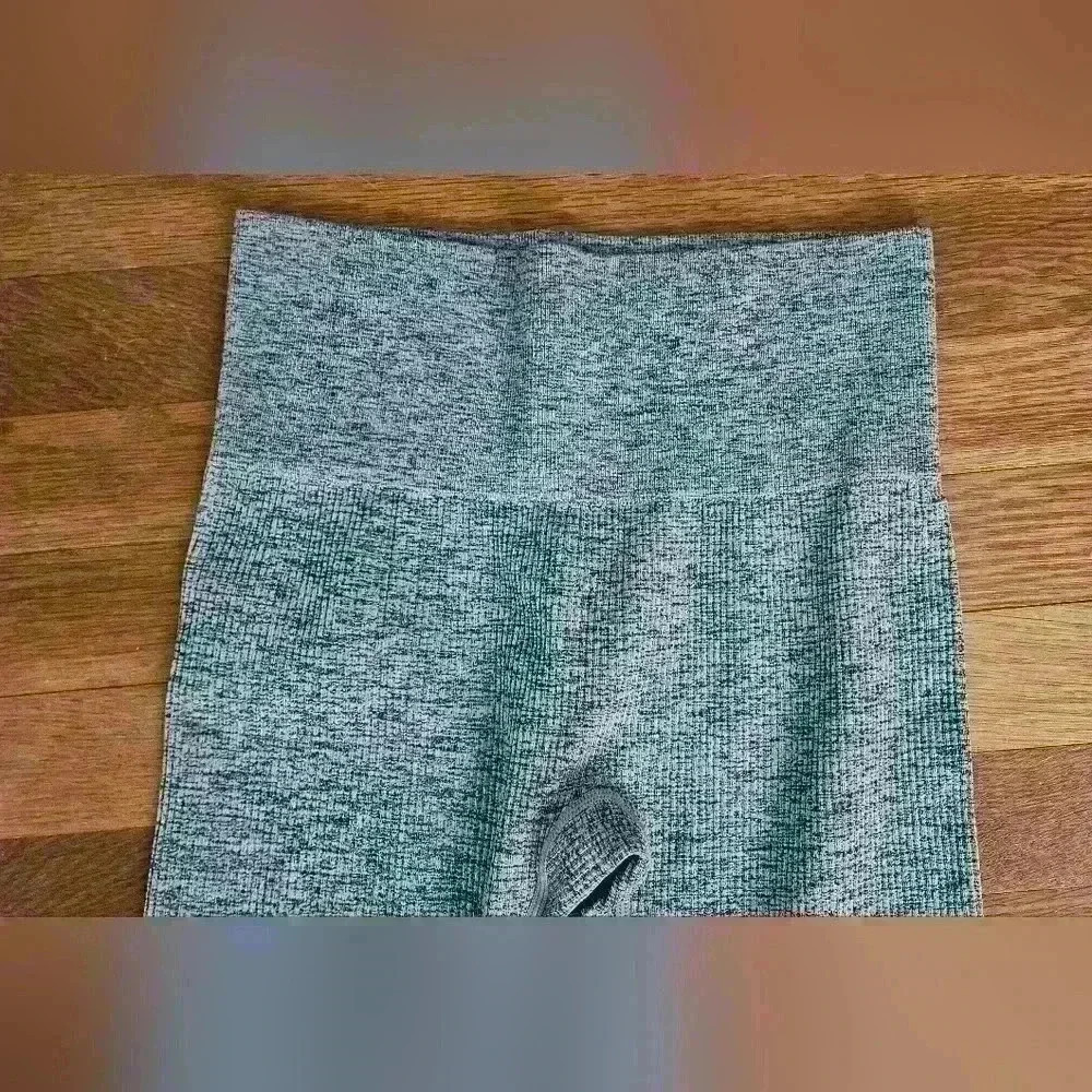 Colsie Ribbed High Waisted Leggings - Picture 3 of 4